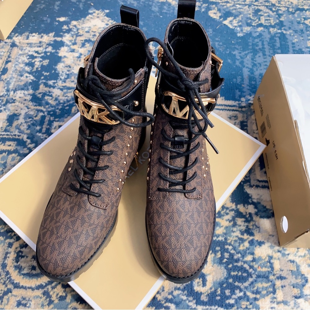 Michael Kors women lace up booties size 6.5 - Picture 3 of 10